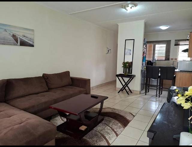 2 BEDROOM APARTMENT FOR SALE IN MEREDALE